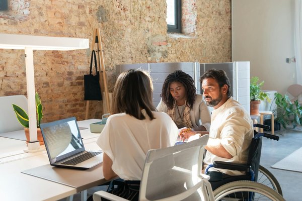 Dépasser les défis : approches créatives pour équiper les pme en gestion des risques financiers