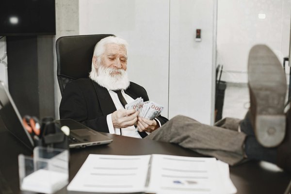 Solutions créatives pour les petites entreprises de mobilier : améliorer l"efficacité de la chaîne d"approvisionnement et minorer les dépenses