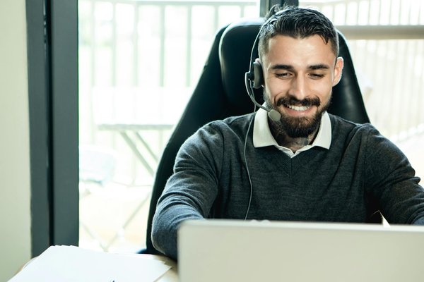 Guide Complet des Exigences Légales pour la Gestion des Données Clients dans les Entreprises de Services